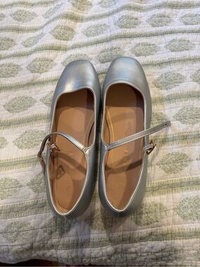Journee Silver Flats